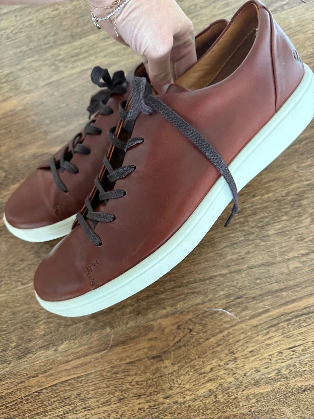 Ecco smooth chestnut